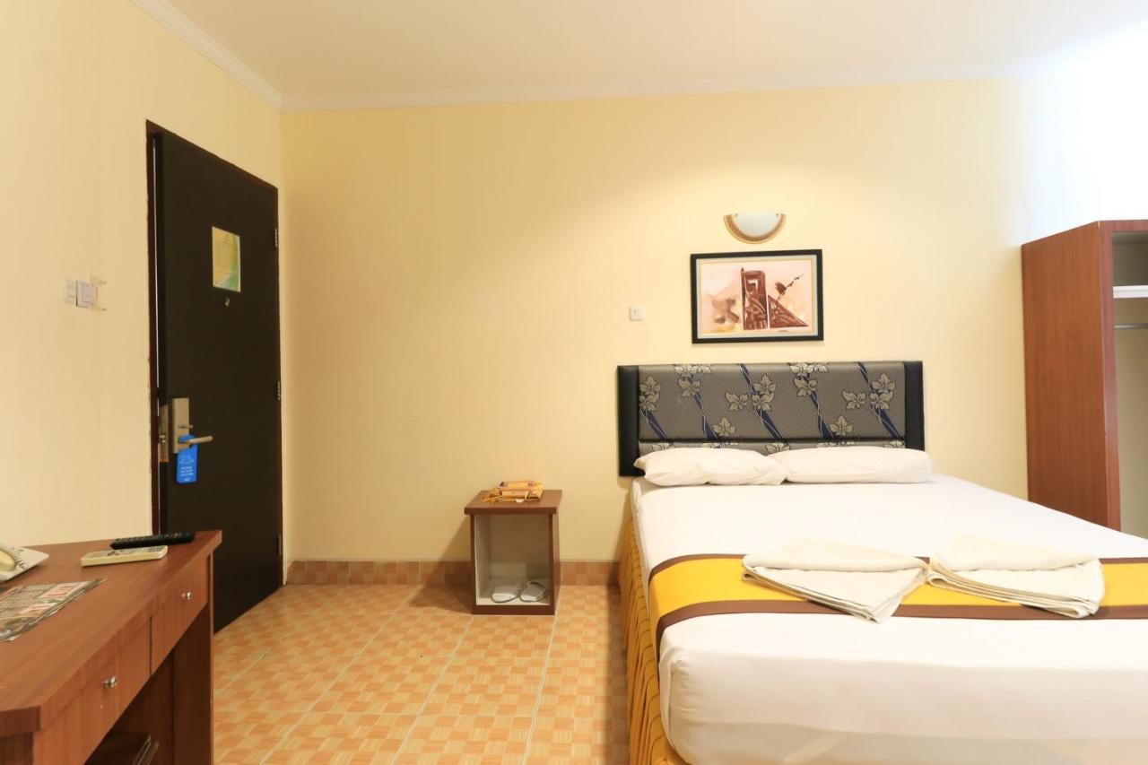 Al-Badar Hotel Syariah Macasar Exterior foto