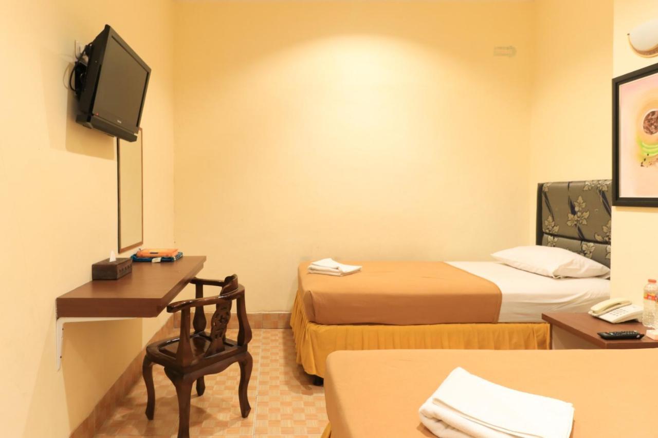 Al-Badar Hotel Syariah Macasar Exterior foto