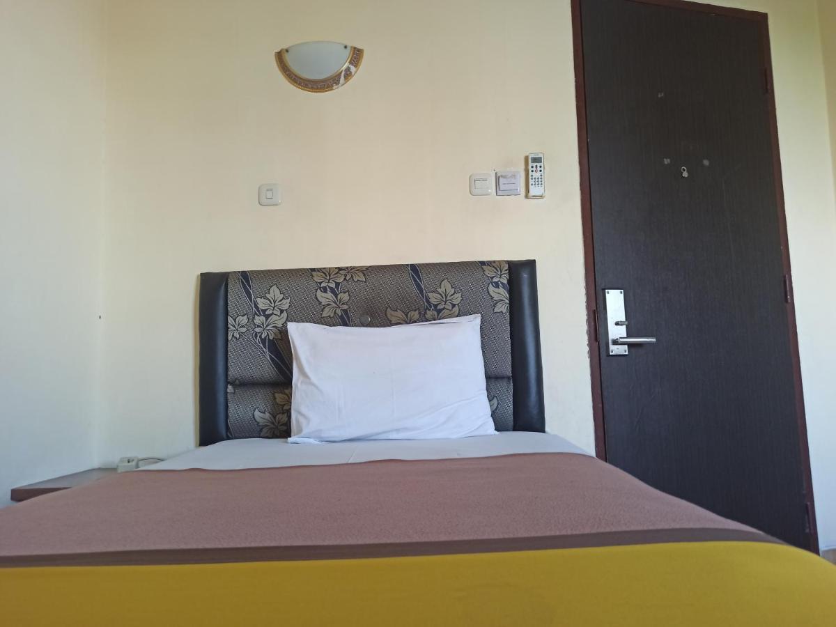 Al-Badar Hotel Syariah Macasar Exterior foto