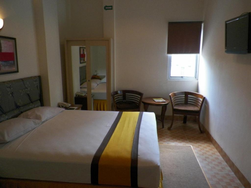 Al-Badar Hotel Syariah Macasar Exterior foto