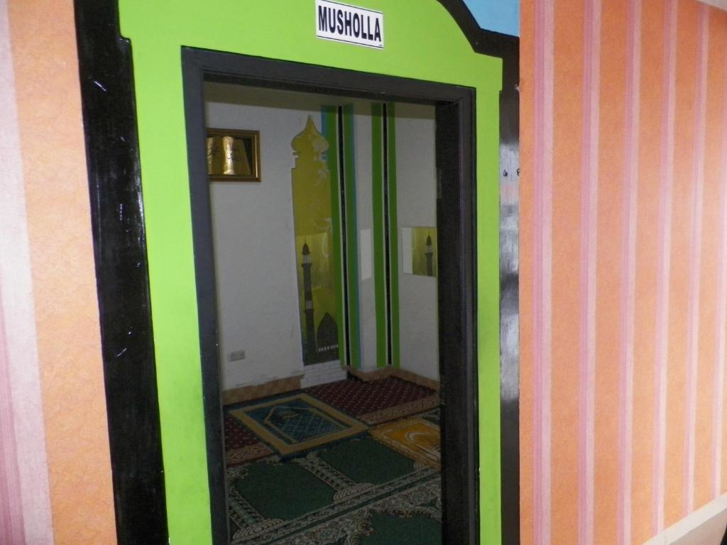Al-Badar Hotel Syariah Macasar Exterior foto